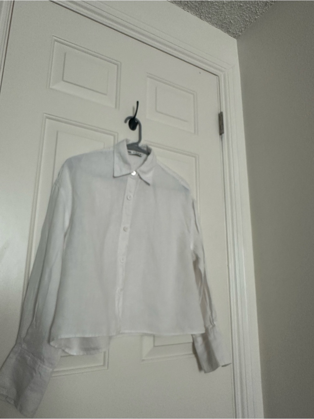 Zara- White linen cropped Long-Sleeve Button-Up